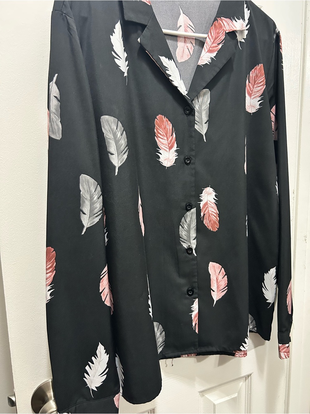 Men's Black Feather Print Button-Up Shirt - Pink & Gray Feathers